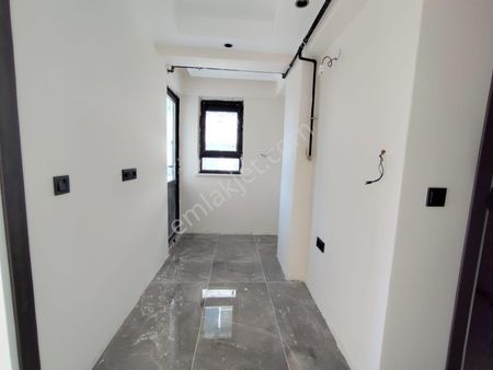 Şehir Hastanesi Yakını 2+0 Kat Sece