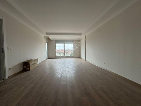 İstanbul House'dan B.evler Ömürkent 'de 3+1 Ara Kat Sıfır Daire