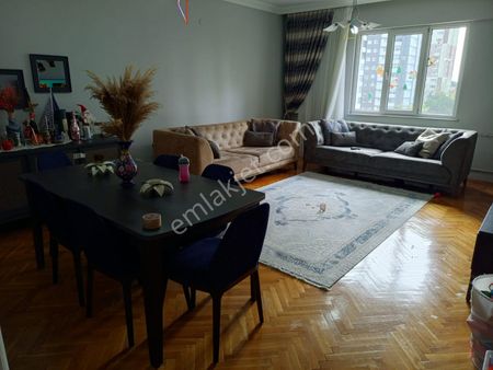 Beylikdüzü Adakent'te Temiz Bakımlı Daire 145m2 3+1