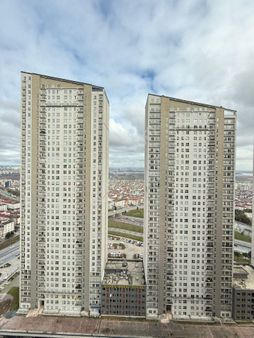 Şahane Yapı' Dan Lüx Sitede Şehir Manzaralı 2+1 Kiralık