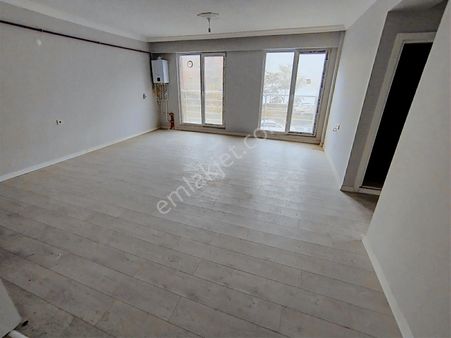 Çarşıya Yürüme Mesafesinde Sıfır 1+1 68 Metrekare Daire