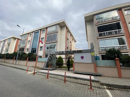 E5 Ve Adliyeye Yürüme Mesafesindeki Kısa Katlı Sitede Masrafsız Geniş 3+1 Daire Videolu İlan