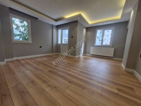 Şehitler Bulvarında Asansörlü 3+1 Ful Tadilatlı Mkd Emlak