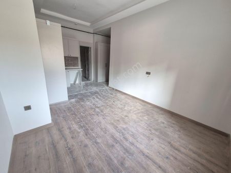 Prestij'den Mezitli Akdeniz'de Güvenlikli Havuzlu Site'de 1+1 Daire