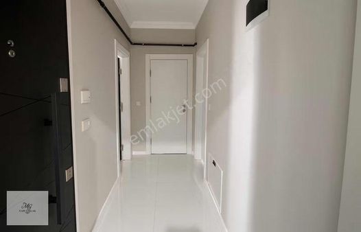 Mg Emlaktan Akyazı Merkezde Kiralık 2+1