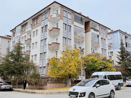 Arzum Gayrimenkul Danışmanlıktan Ara Kat 3+1 Kiralık Daire