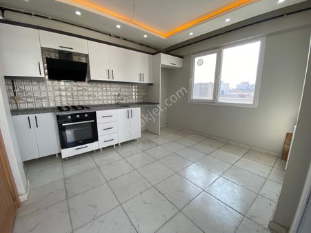 Manisa Yunusemre Muradiye Mah. Fırsat 2+1 Kapalı Mutfak Asansörlü Satılık Daire