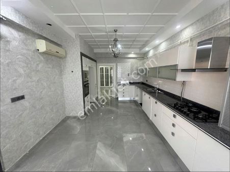 Karşıyaka Mahallesinde 4+1 Site İçerisinde Lüx Daire