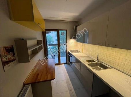 Şenesenevler'de Prestijli Yeni Binada Balkonlu Lüx 2+1 İskanlıdır