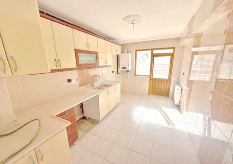 Atapark Mahallesi'nde Ara Katta Full Yapılı 3+1 Daire!