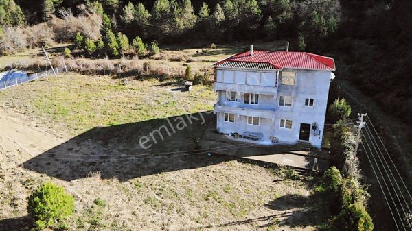 Dere Gayrimenkulden Yakakentte Satılık Çiftlik Evi