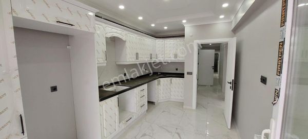 Kırklareli/merkez Bademlik Mahallesi Satılık 3+1 Daire