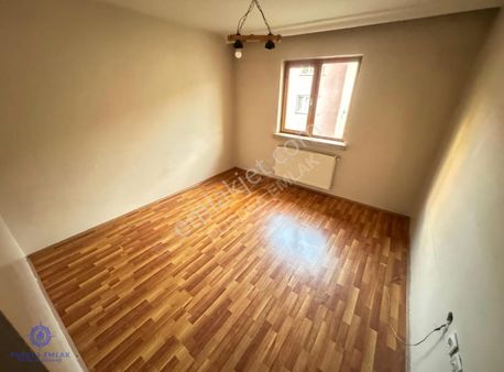 Ｐｕｓｕｌａｅｍｌａｋ'ｄａｎgüneşevlerde Asansörlü Caddeye 1 Bina 3+1 Kiralık