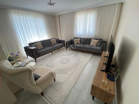 Pendik Esenyalı Ahmetyesevide Asansörlü Kapalı Açık Otoparklı Geniş Daire