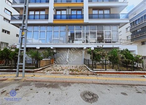 Pusula'dan Bostancık Caddesi Üzeri Zemin 75 M² Satılık Dükkan