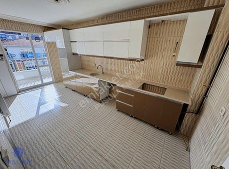 Ｐｕｓｕｌａｅｍｌａｋ'ｄａｎ Güney Cepheli Asansörlü 3+1 Kiralık Daire