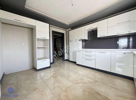 Ｐｕｓｕｌａ Ｅｍｌａｋ'ｄａｎ Güneşevlerde Site İçerisinde 4+1 Geniş Daire