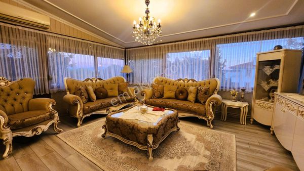 Era Angel'dan Cunda Adası’nda Deniz Manzaralı Satılık Villa