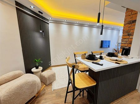 Tuncay'dan Mecidiyeköy'de Sıfır Eşyalı Cadde Üzerinde 2+1