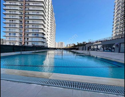 Metrobüse Yakın Site İçinde 1+1 Arakat