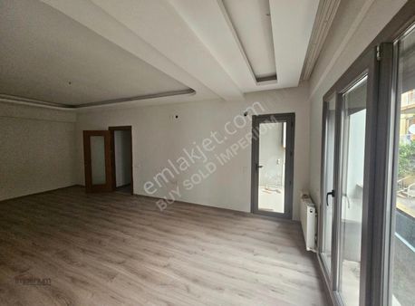 Çiğli Egekent Girişinde 2+1 Eşyasız 1. Kat Kiralık Daire