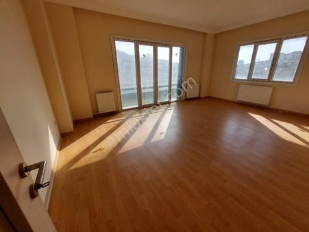 Oryaştan Ataşehir İnönüde Boş,iskanlı 125m2 3+1 Arakat Daire