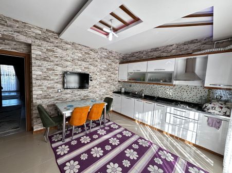 Havaalanı Kavşağı Civarı Ve Nevroz Park Yanı Satılık 3+1 2 Daire Üzeri Bakımlı Daire