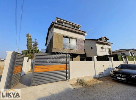 Çatalarıkta 4+1 Satılık Villa