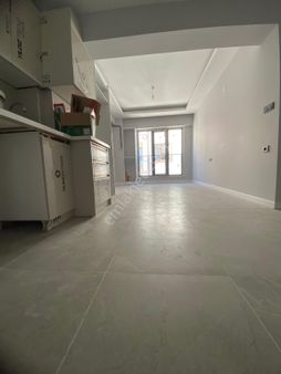 Bayrakçeken'den 1+1 Satılık Borazanlar Mah Cami Yakını En Üst Kt