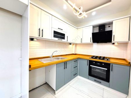 𝄞melodi'den Akçay Merkez'de Denize 100mt Enfes Şıklıkta Ön Cephe Arakat Ebeveyn Banyolu 2+1 Daire