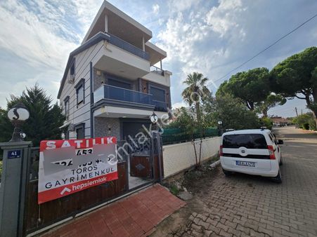 Didimde Denize 2 Dakika Yürüme Mesafesinde Satılık 4+1 Bahçeli Villa