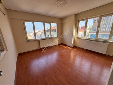 Kw’den Hukumet Meydanina Yakin 2+1 Dogalgazli Kiralik Daire