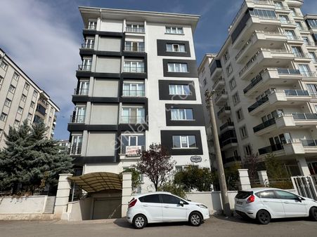 Taşpazar Mahalleinde 3'cepheli Bakımlı Masrafsız Satılık 3+1 Daire