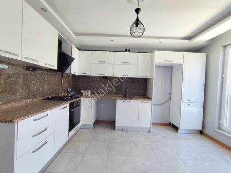 Emek Mh 3+1 İskanli Merkezi Konumda Geniş Kapali Pazar Yakını Daire