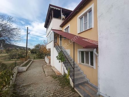 520 M² Arsada, Garajlı Ve Avlulu 2 Katlı Müstakil Ev