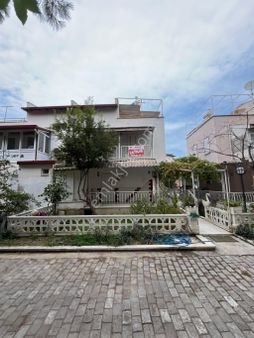 Kuşadası Kadıkalesi Mevkiinde Doğalgazlı Yazlık