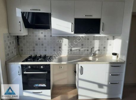 Çınarlı'da 2+1 Etrafı Açık Ara Kat Kiralık Ferah Daire