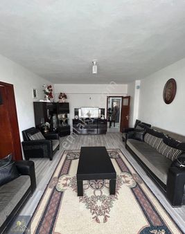 Karakaya Gayrimenkulden Emek Sitesinde 3+1 Krediye Uygun Satılık Daire