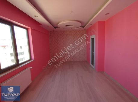 Turyap Metropol'den Çiftlik Caddesi 4+1 Kiralık Daire