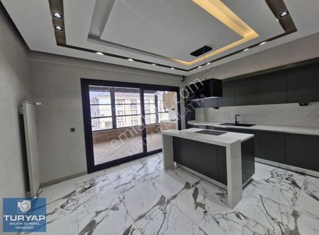 Turyap Metropol'den Nikah Salonuna Yakın Satılık Lüks Daire