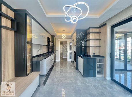 Beyoğlundan Bölgenin En Geniş En Prestijli Sitesinde Satılık 4+1