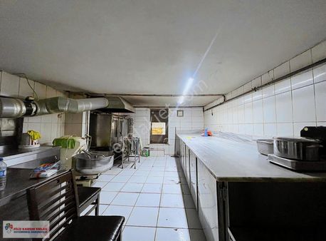 Bağcılar Meydanda Köşebaşı Devren Kiralık Dükkan