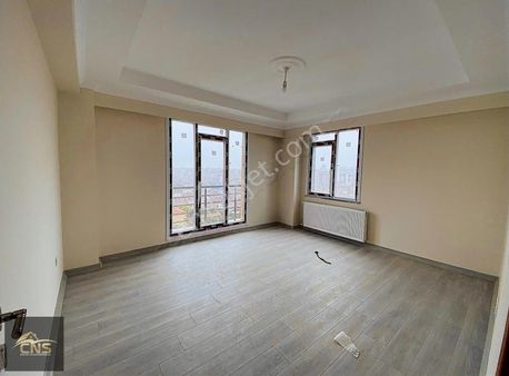 Meydana Yakın Sıfır Sitede 2+1 Kiralık Daire