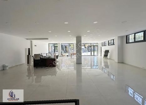 Kocasinan Malazgirt Caddesinde Kiralık 334m2 Depolu Dükkan