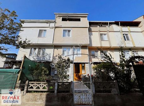 Re/max Desıng Beşköprü Mh.'de 4+1 Teras'lı Müstakil Ev !!!