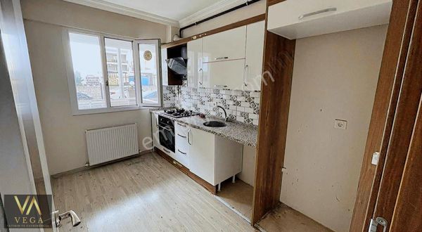 Vega'dan Muradiye'de Otoparklı Site İçerisinde Kiralık 2+1 Daire