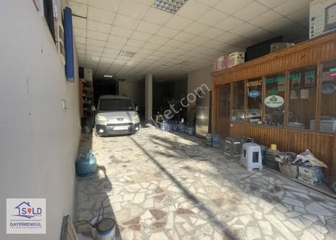 Urla' Da Merkezi Lokasyonda Kiralık İş Yeri