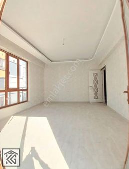 Ali Ulvi Cadde Enn Tepe Mevlana Kültür Merkez Yakın Arakat 3+1