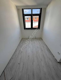 Battalgazi Mahallesinde Ctesi Pazarına Komşu 3+1 120 M2 3'kat