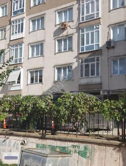 Çekmeköy Mimarsinan Mah.akkon Sitesinde 2+1 Arakat Satılık